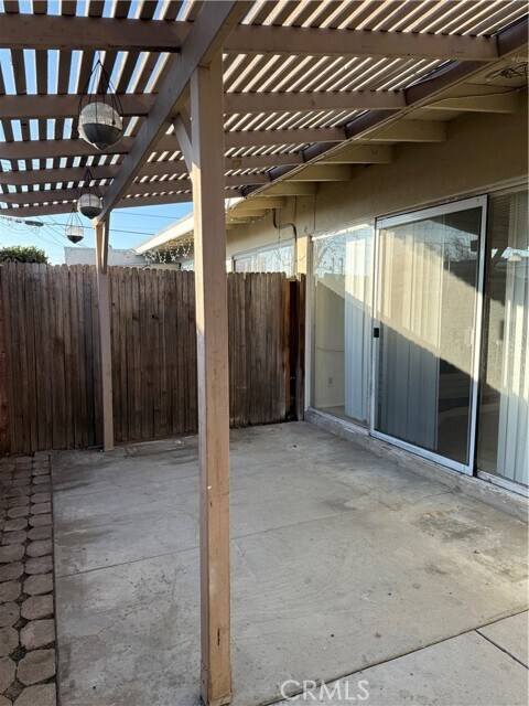 Building Photo - 754 N Shattuck Pl