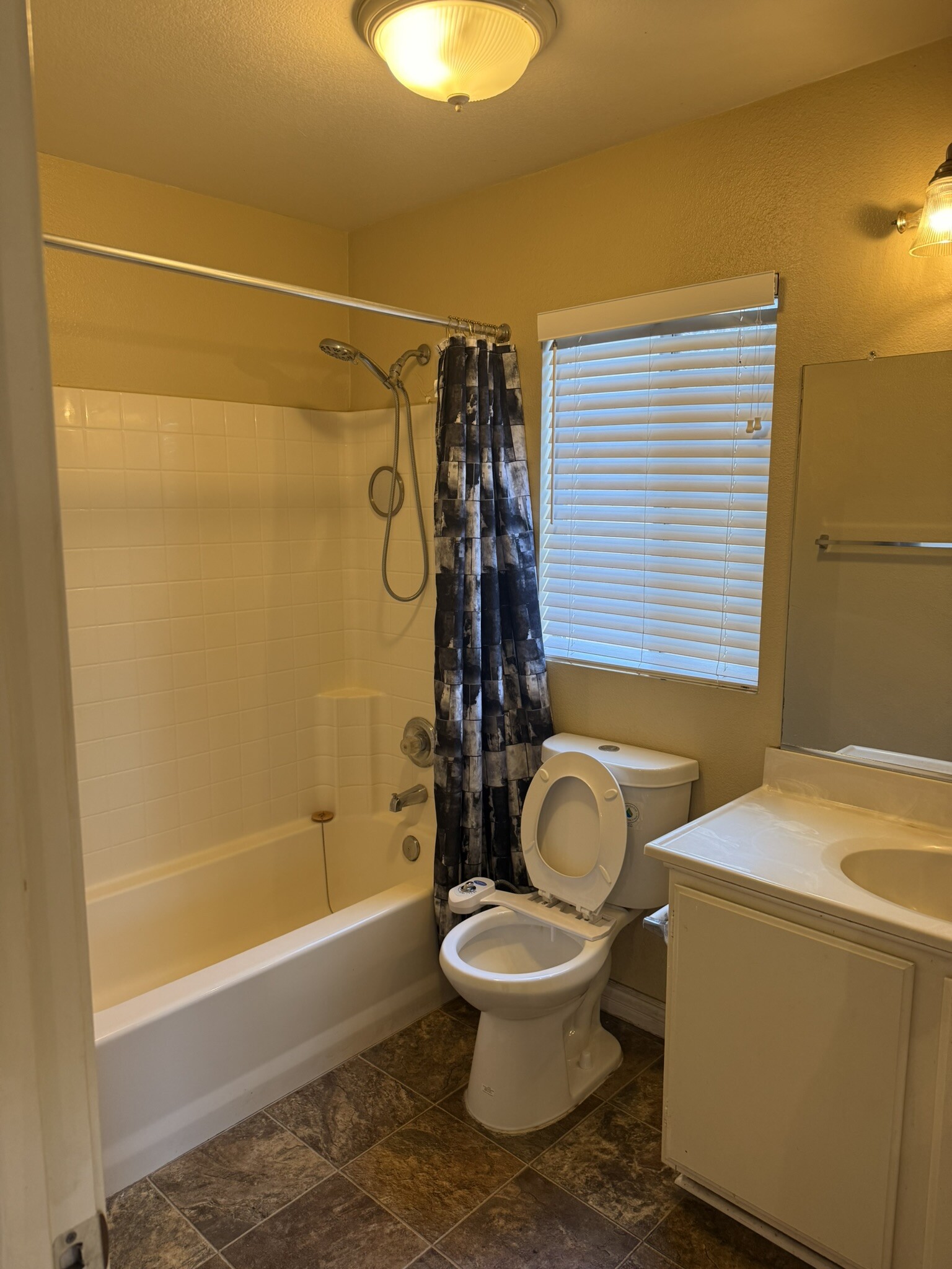 Building Photo - 5752 Tamarisk Way