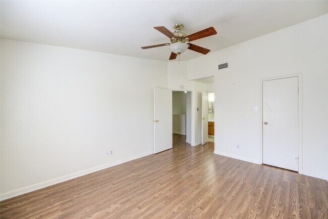Building Photo - 6500 Sands Point Dr