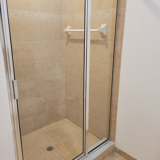 Building Photo - Annual unfurnished luxury 3/2 condo downtown Sarasota overlooking a park!