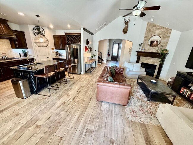 Building Photo - 1308 Glenmere Ct