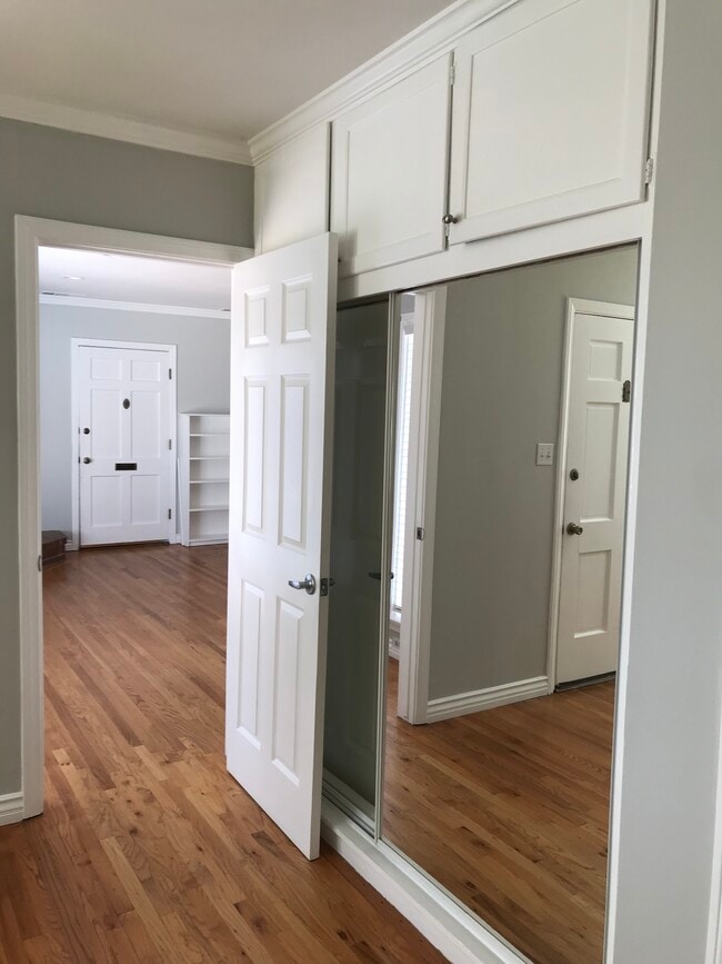 Building Photo - 1304 S Irena Ave