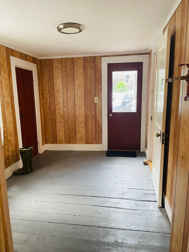 Building Photo - 38 Church St