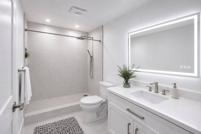 Building Photo - 6249 Bay Club Dr