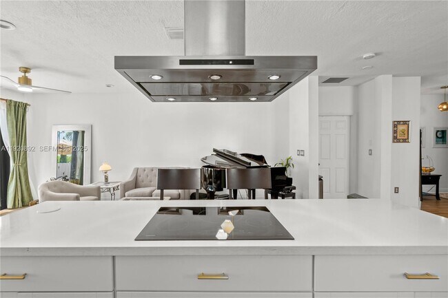 Building Photo - 1023 NW 100th Ave