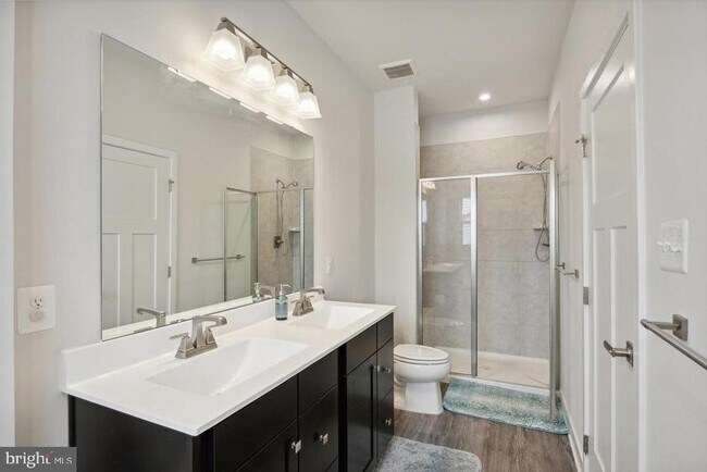 Building Photo - 6070 Fallfish Ct
