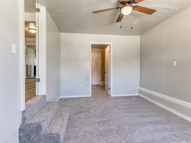 Building Photo - 3220 NE 14th Pl