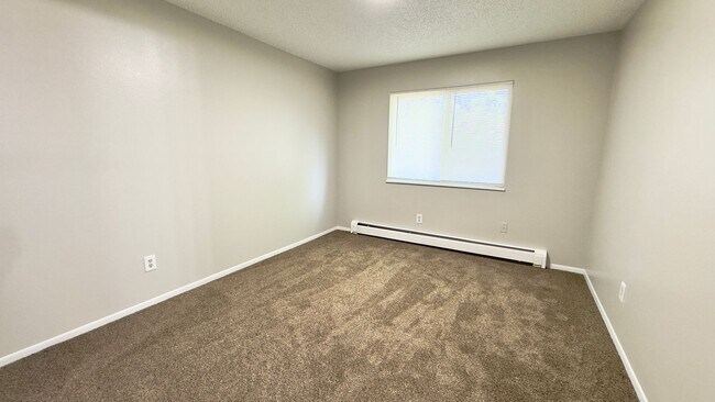 Building Photo - 3950 Stonedike Dr