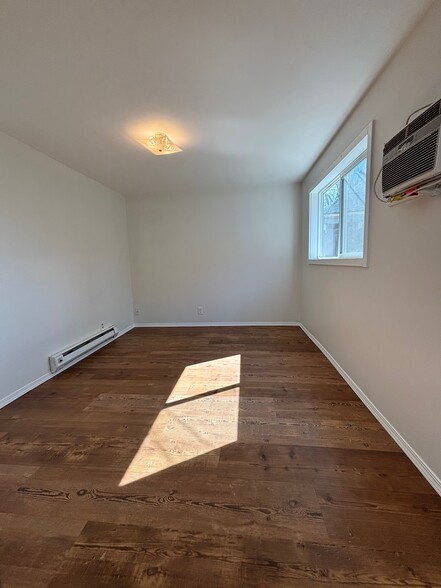 Building Photo - 302 Union St