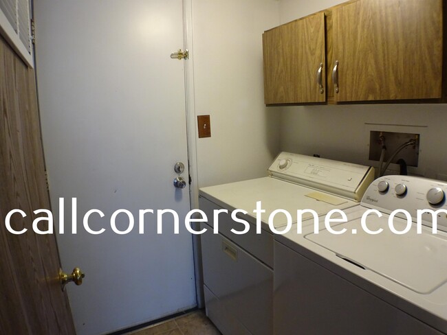 Building Photo - 2780 Hearthwood Ln