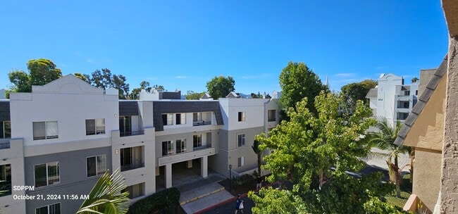 Building Photo - UTC / La Jolla - Villa Vicenza / Nice 1 Be...