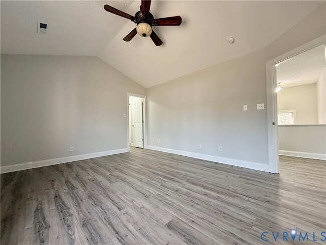 Building Photo - 1625 Southcreek Dr