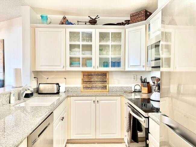 Building Photo - 1 Bedroom | Resort-Style Amenities | Walk to the Beach | Channel Islands Waterfront | Monthly Fur...