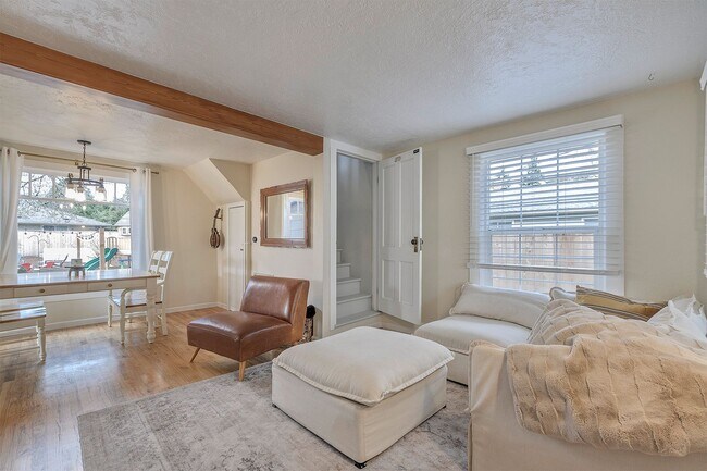 Building Photo - Charming Hillsboro Bungalow with RV Parking & Modern Upgrades!