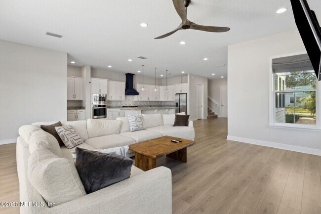Building Photo - 401 Marquesa Cir