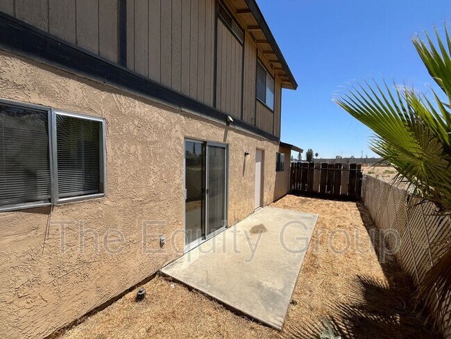 Building Photo - 859 W Mulberry Ave