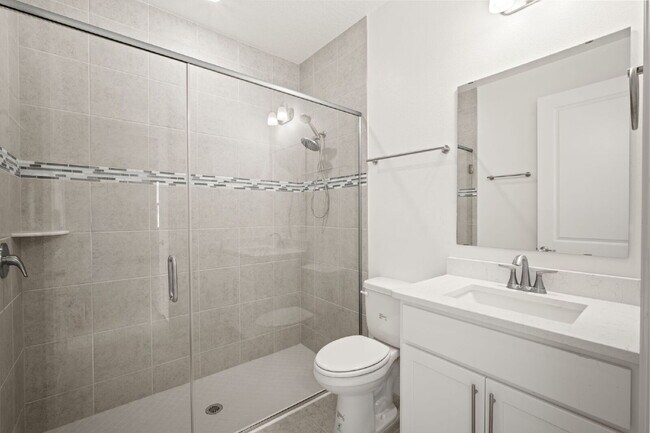 Building Photo - Gorgeous 4BR/3BA home in Island Forest Preserve