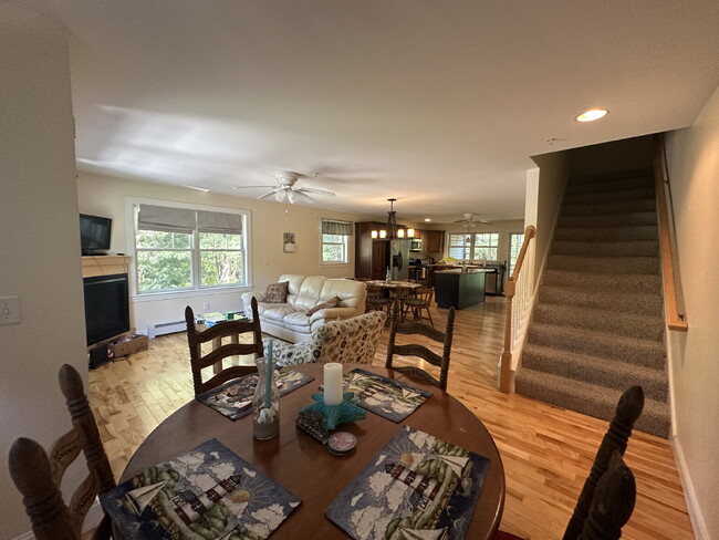 Building Photo - Winter Rental, Coastal Living Done Right – 4BR, 3BA, Fully Furnished