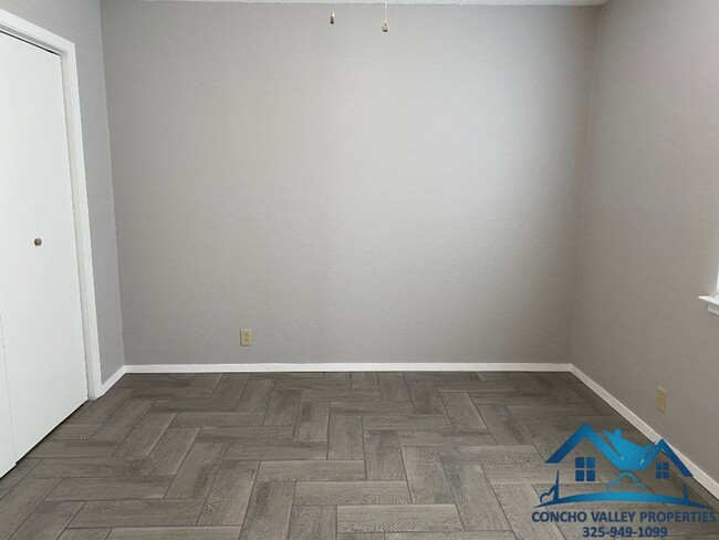 Building Photo - For Rent - 2 Bed/ 1 Bath Home in Lake Concho Annex