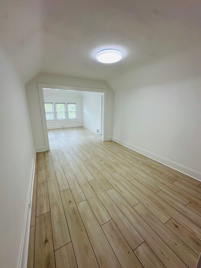 Building Photo - 4014 Cypress Ave