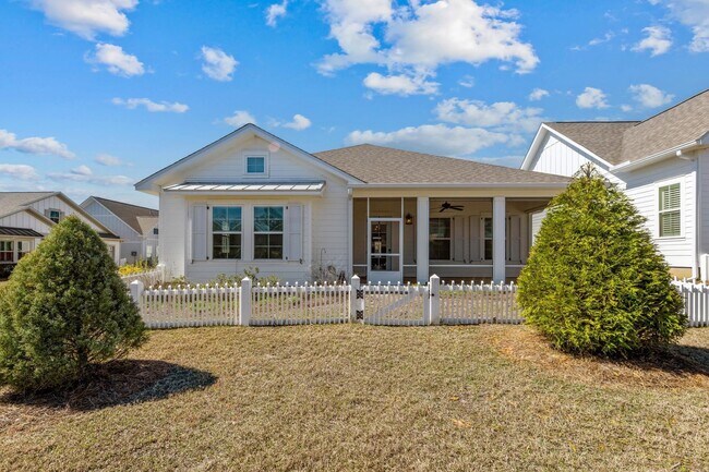 Building Photo - 465 Karcher Ave
