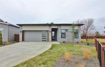 Building Photo - 3819 W Crossley Dr