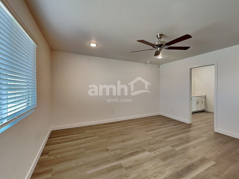 Building Photo - 12504 W Adair Dr