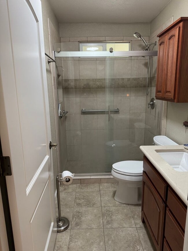 Building Photo - AVAILABLE NOW