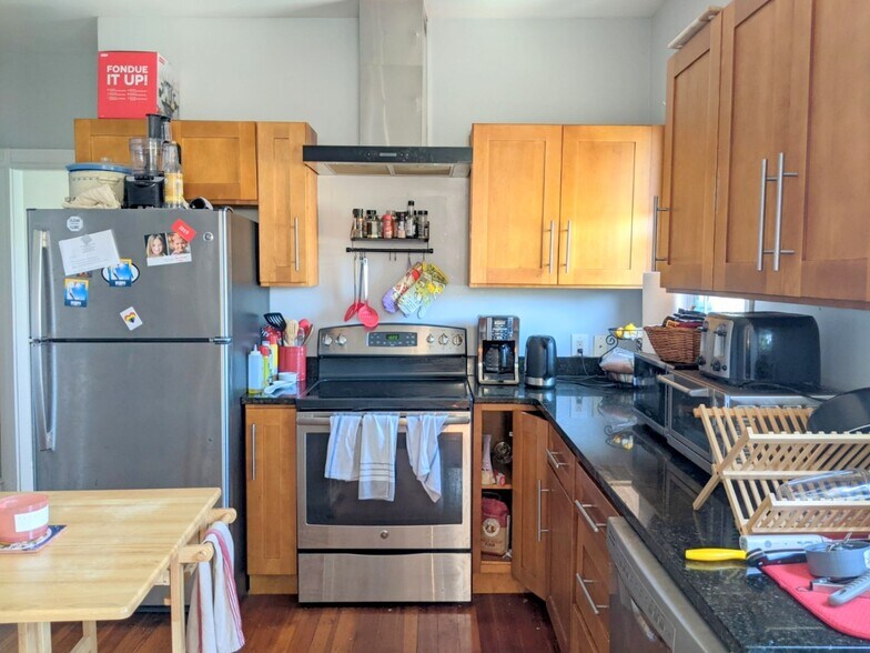 Building Photo - 41 Belknap St