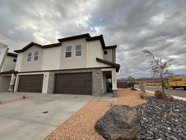 Building Photo - BRAND NEW 4 BEDROOM TOWNHOME!