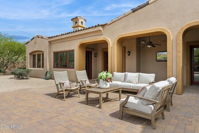 Building Photo - 8520 E Via Montoya