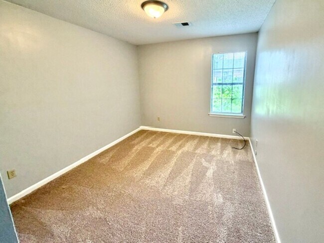 Building Photo - 5435 Gardendale St