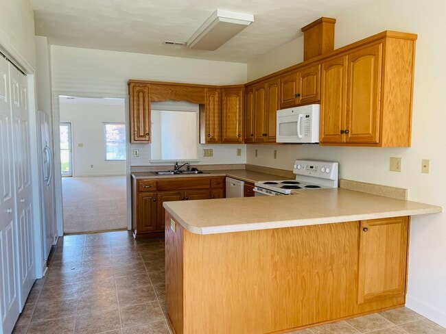 Building Photo - 145 Slate Creek Dr NW
