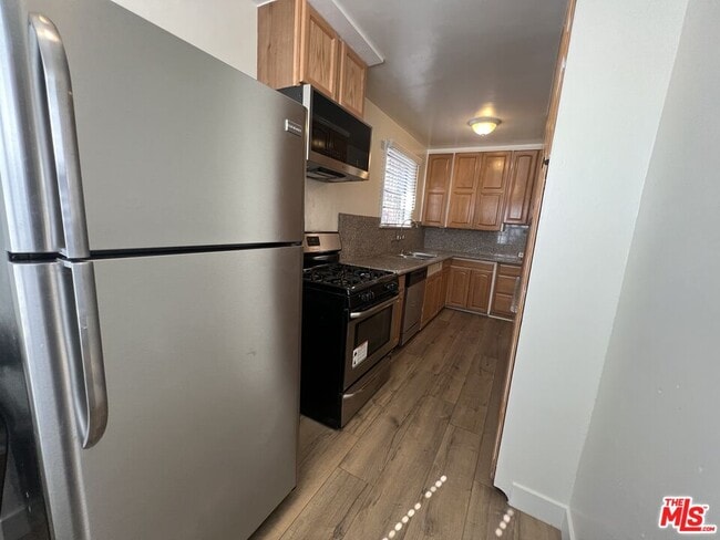 Building Photo - 4956 S San Vicente Blvd