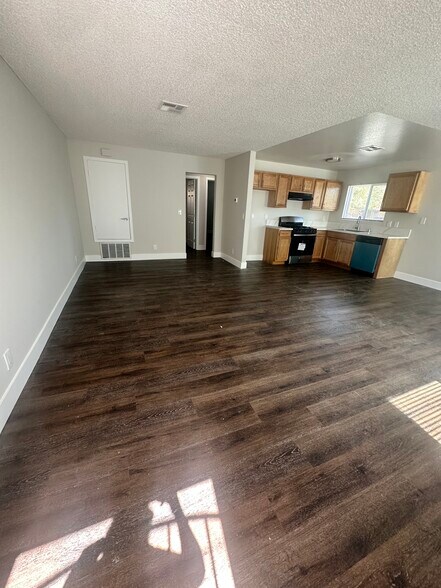 Building Photo - 38457 10th Pl E