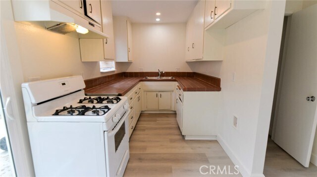 Building Photo - 218 Avenida Rosa