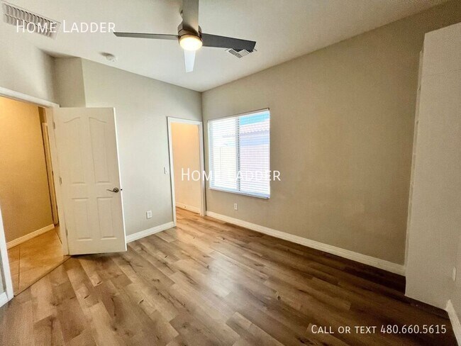 Building Photo - 2936 E Tonto Dr