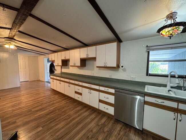 Building Photo - 5119 Mesa Dr