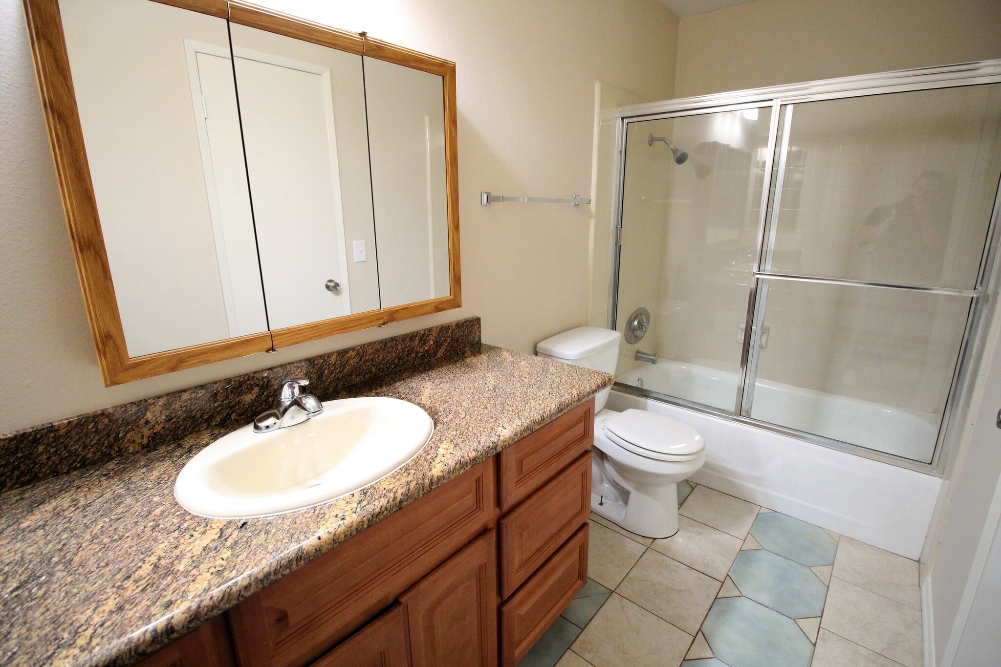 Building Photo - 6780 Friars Rd