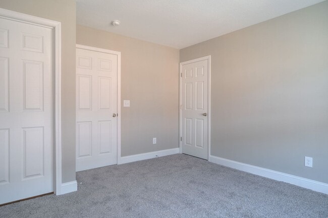 Building Photo - 91 E Main St