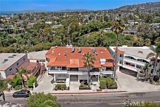 Building Photo - 210 Avenida Montalvo