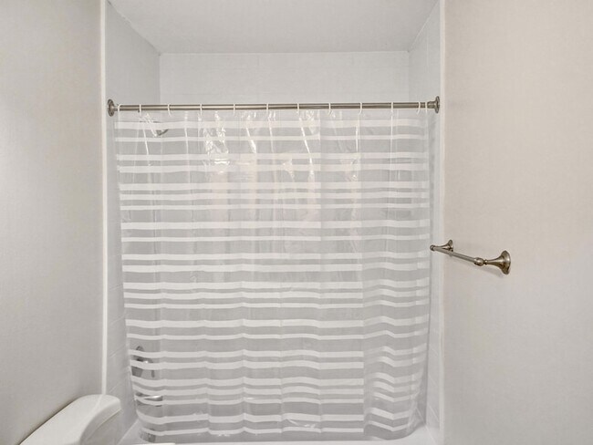 Building Photo - 3747 E Valley Green Dr