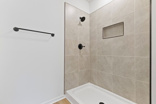 Building Photo - 116 Summer St