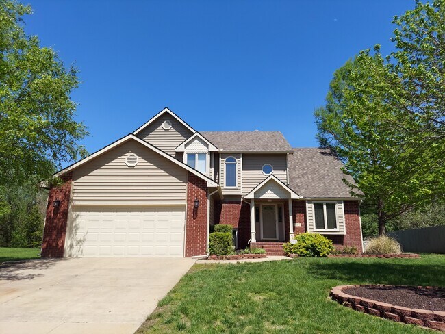 Primary Photo - 1645 N Woodridge Dr