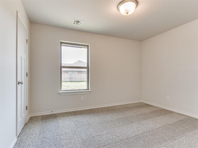 Building Photo - 561 Grand Sycamore Dr