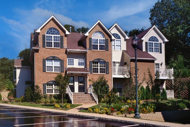 Primary Photo - 29 Pinnacle Dr