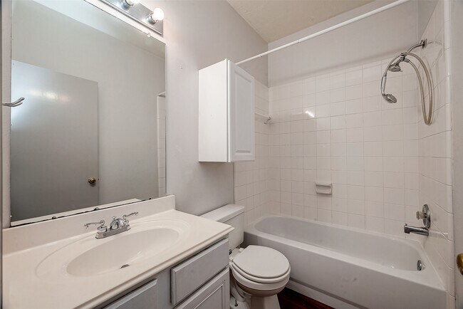Building Photo - 2810 Austin St