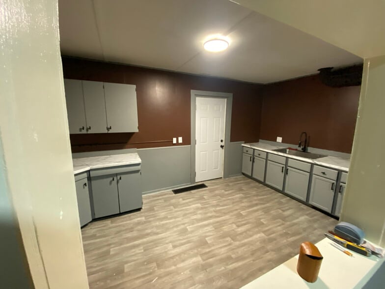 Building Photo - 641 Burlington St