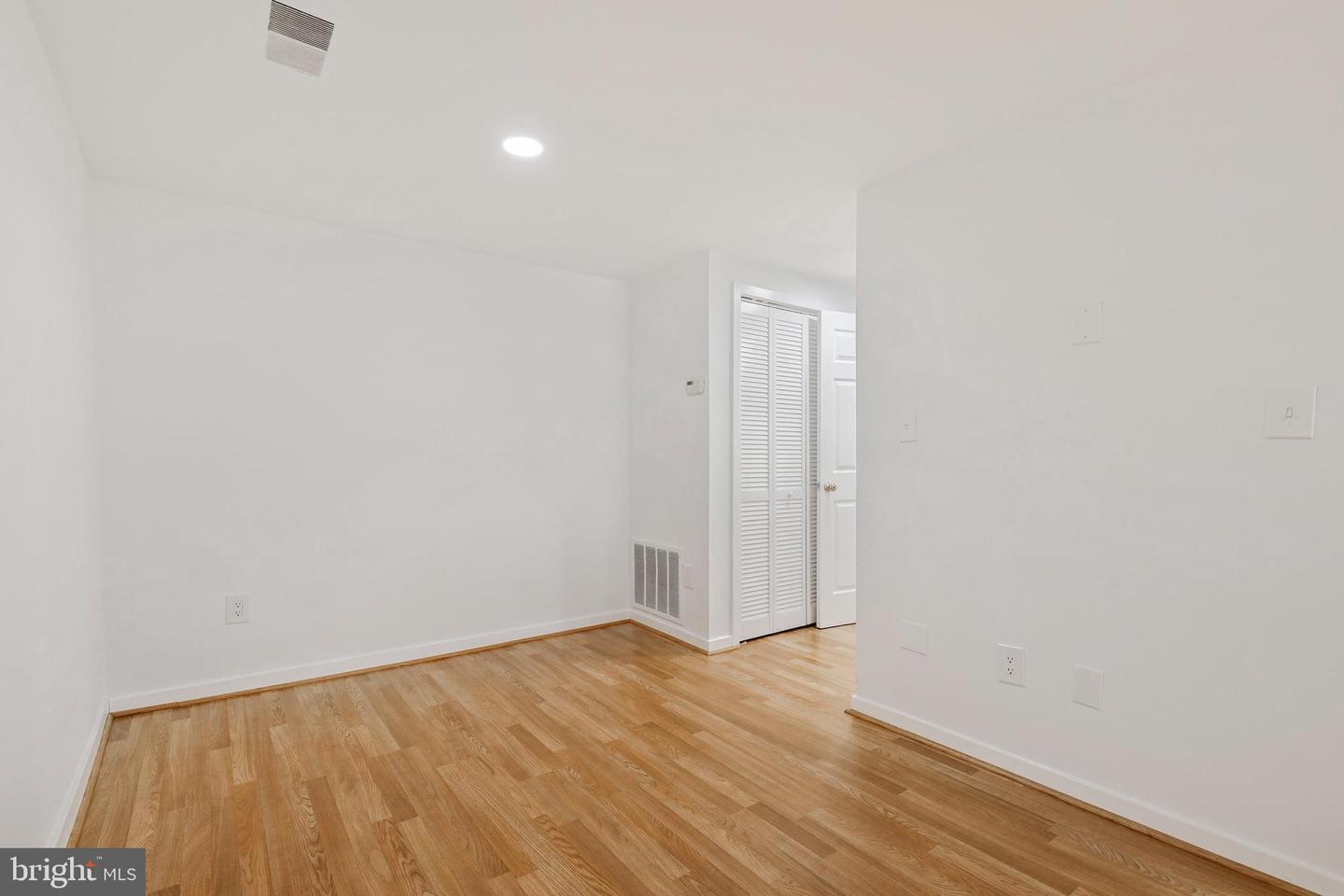 Building Photo - 9837 Hellingly Pl