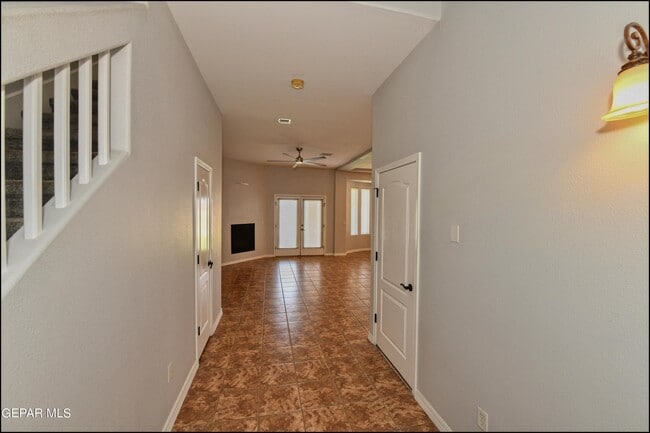 Building Photo - 11651 Dos Palmas Dr